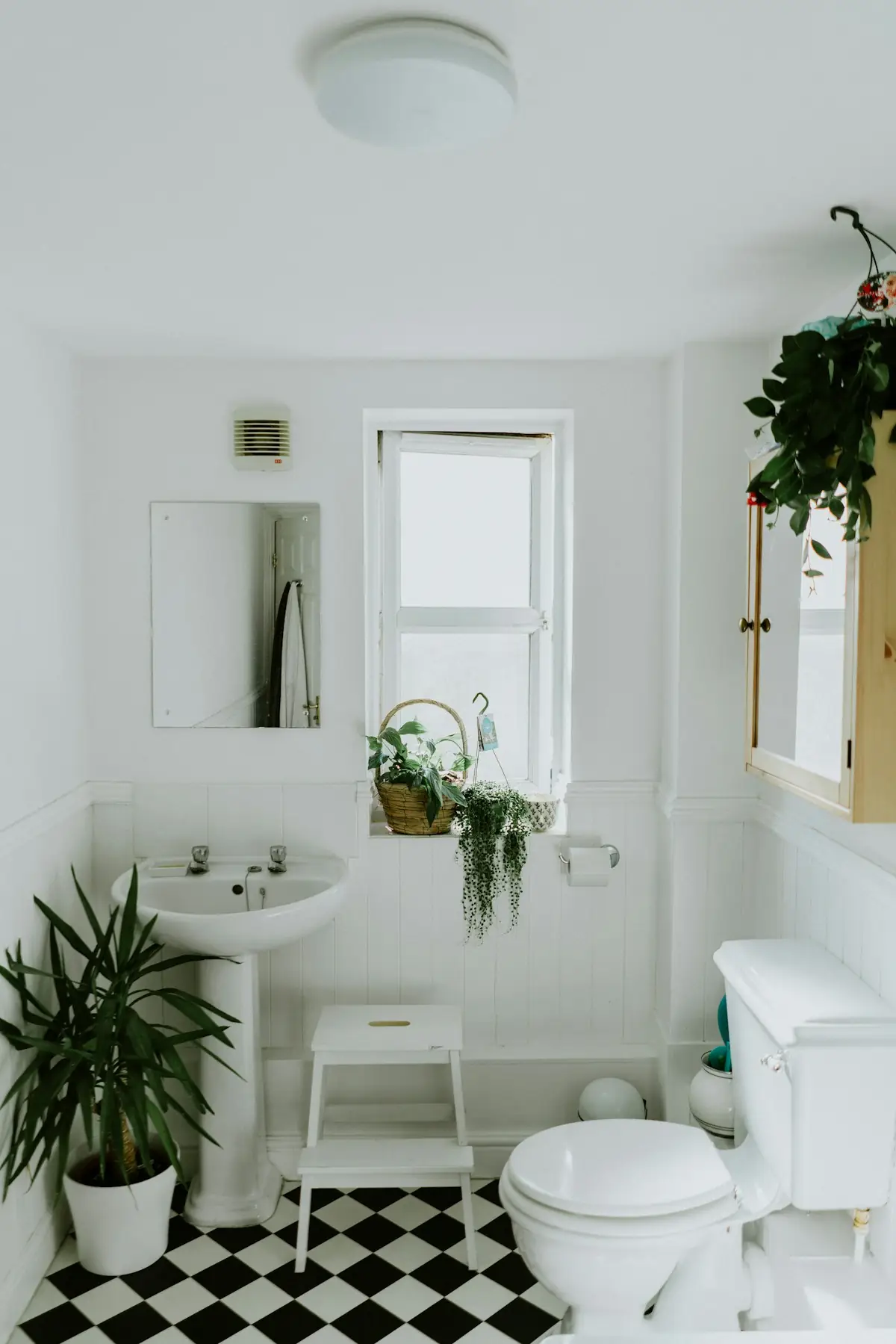 Clean, updated bathroom